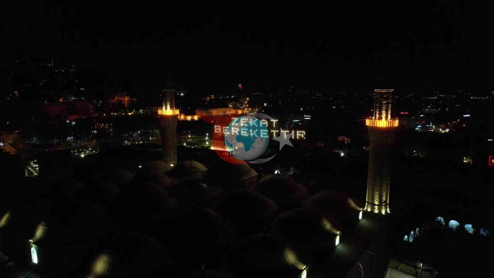 Ulucami&rsquo;nin yeni mahyası Uludağ&rsquo;dan görülüyor