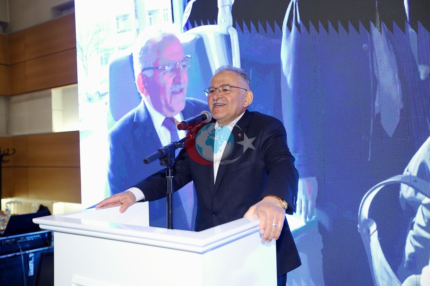 Başkan Büyükkılıç, gençlerle iftar sofrasında buluştu