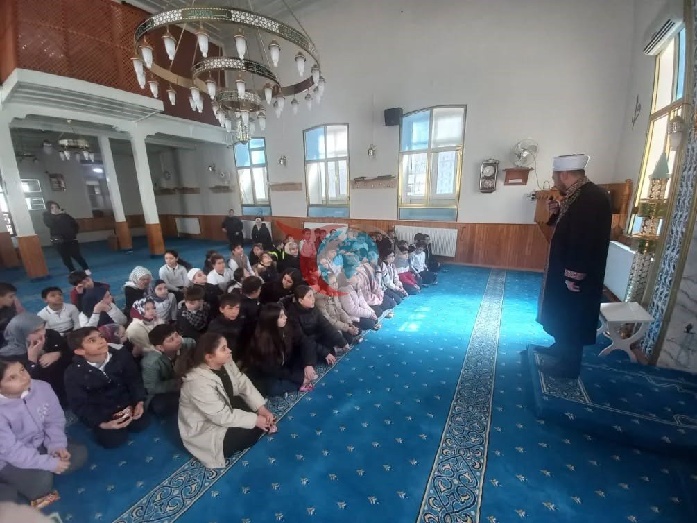 Minik öğrencilerden Hacı Seyit Camii&rsquo;ne ziyaret