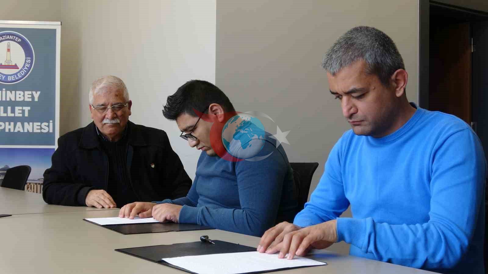 Görme engeliler Braille alfabesi öğreniyor