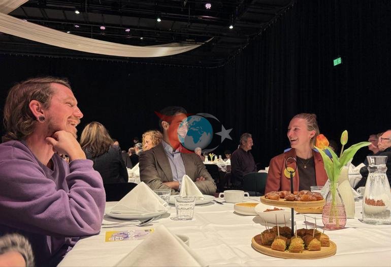 Hollanda Başbakanı Jetten, iftara katıldı