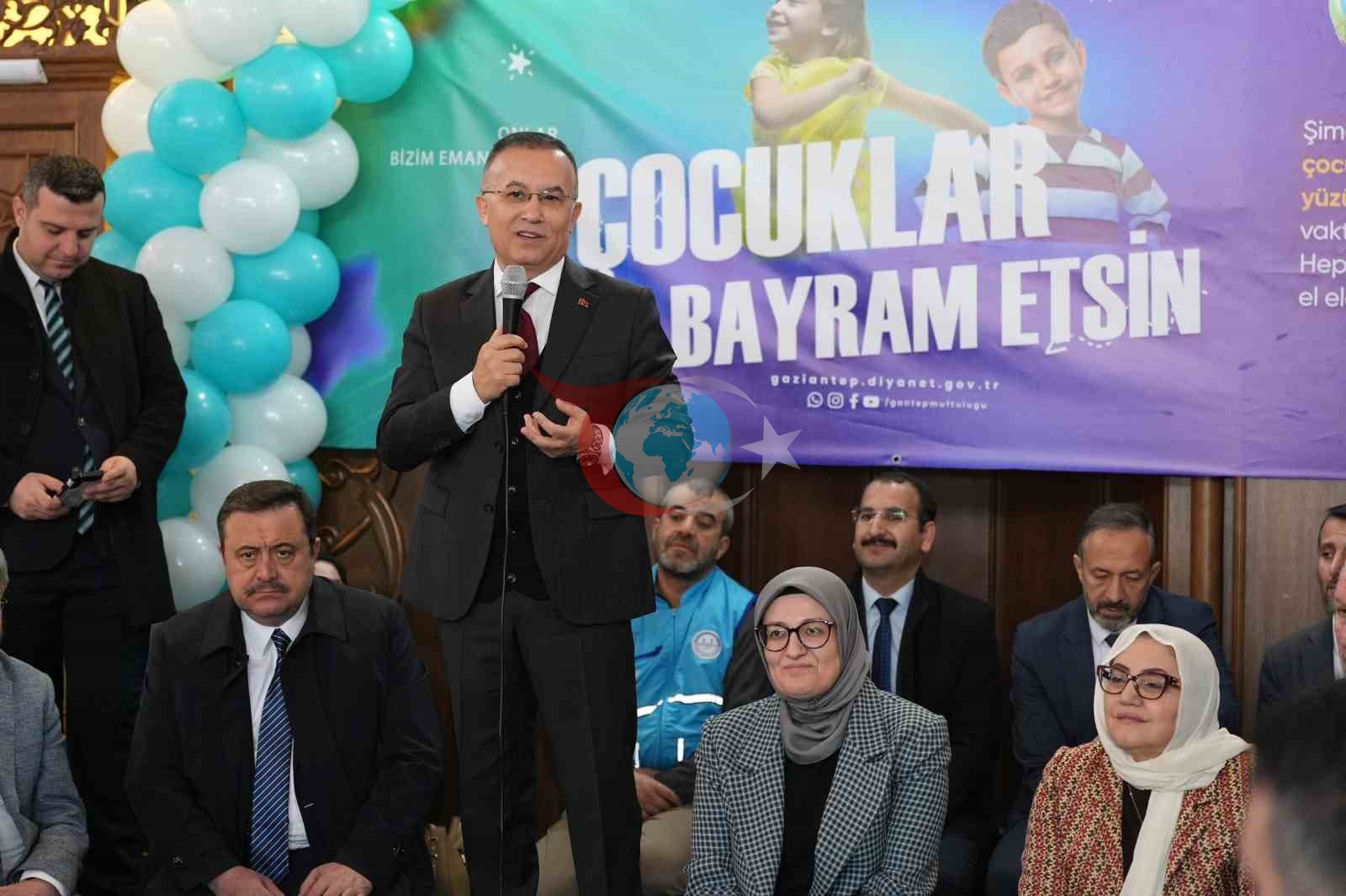 Ramazan Bayramı öncesi yetim çocukların yüzleri güldürüldü