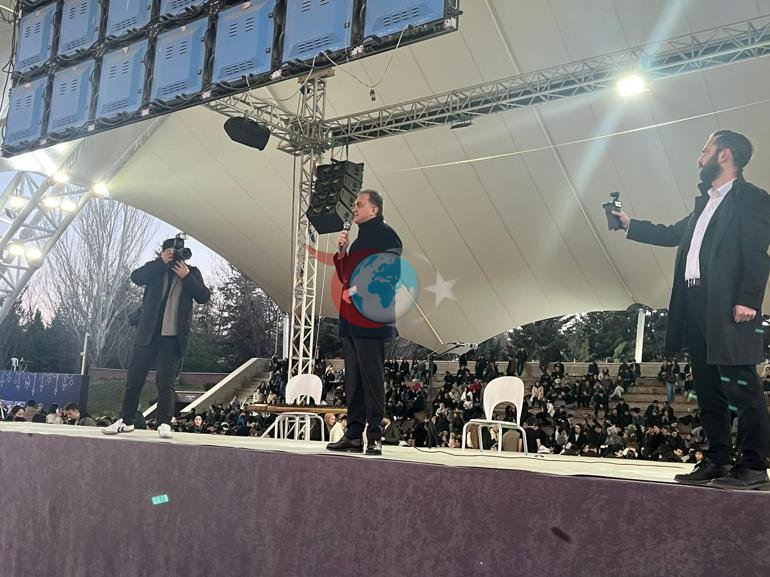 Ömer Çelik, öğrencilerle iftarda buluştu