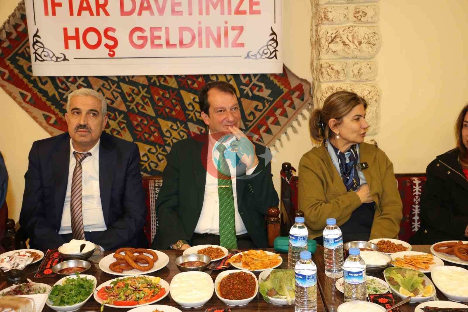 Diyarbakır Bismil Türkmenler Derneği iftar programı düzenledi