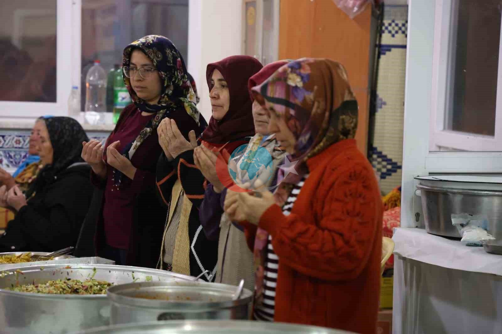 Çameli&rsquo;nin Sarıkavak Mahallesi&rsquo;nde Ramazan bereketi iftar sofrasında paylaşıldı