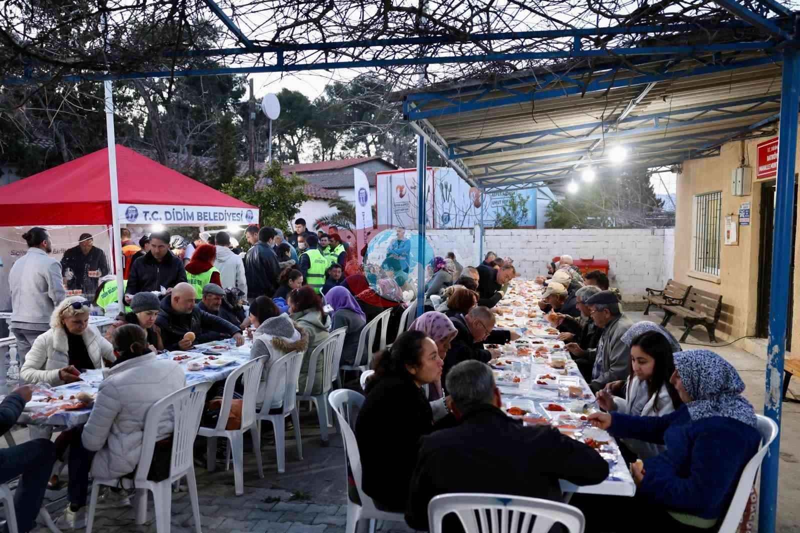 Didim Belediyesi Batıköy&rsquo;de iftar sofrası kurdu
