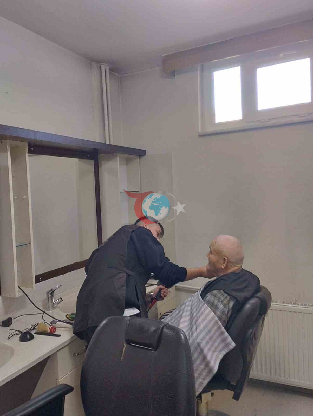 Bolu&rsquo;da huzurevi sakinlerine bayram traşı
