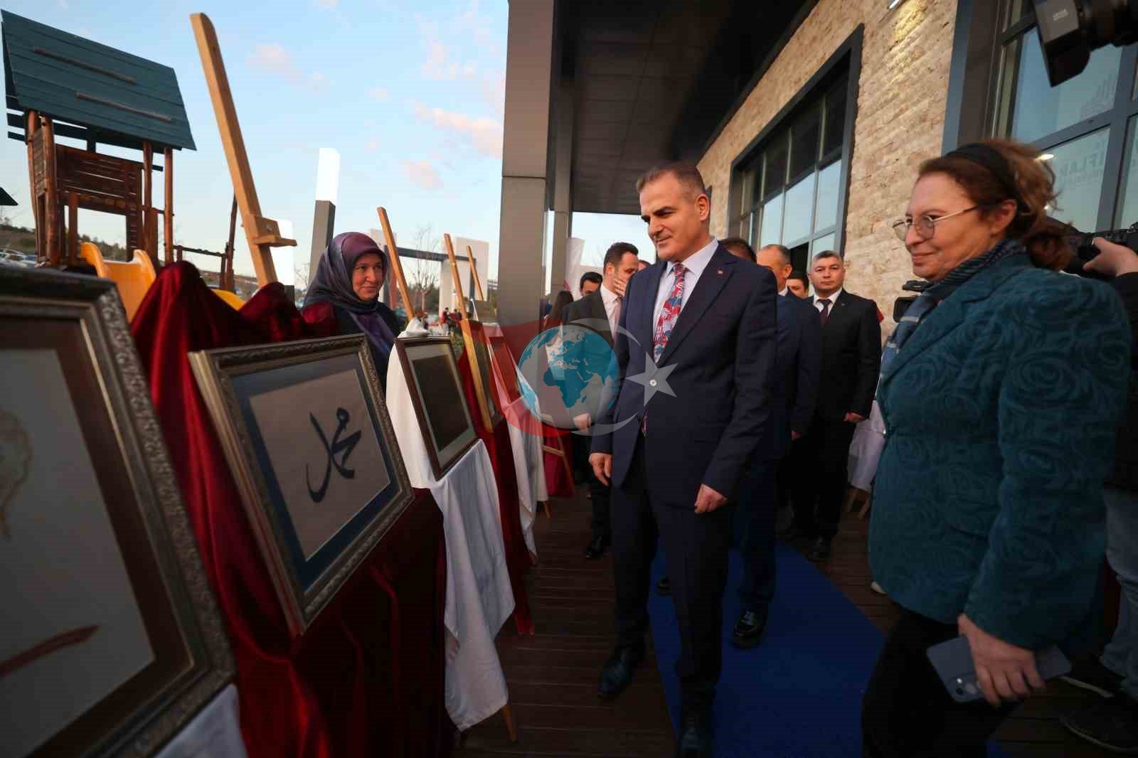 &lsquo;Sanatın diliyle değerlerimiz, hat, tezhip, ebru&rsquo; sergisi açıldı