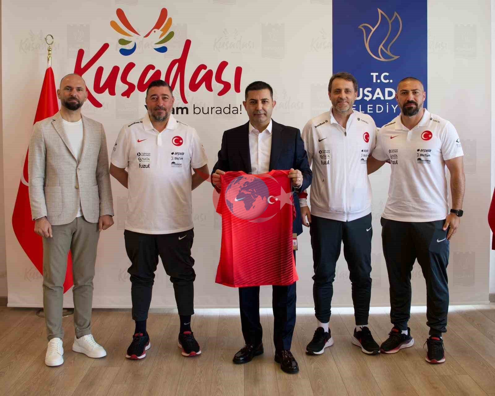 Başkan Günel, Plaj Futbolu Milli Takımı&rsquo;nın teknik ve idari kadrosunu ağırladı