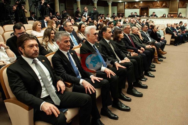 Devlet Tiyatroları Genel Müdürü Karadağlı, Azerbaycanda ‘Sanatkar Madalyonu’ ödülünü aldı