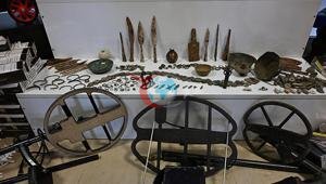 Muş’ta operasyon: Evlerden silah cephaneliği ve yüzlerce tarihi eser çıktı