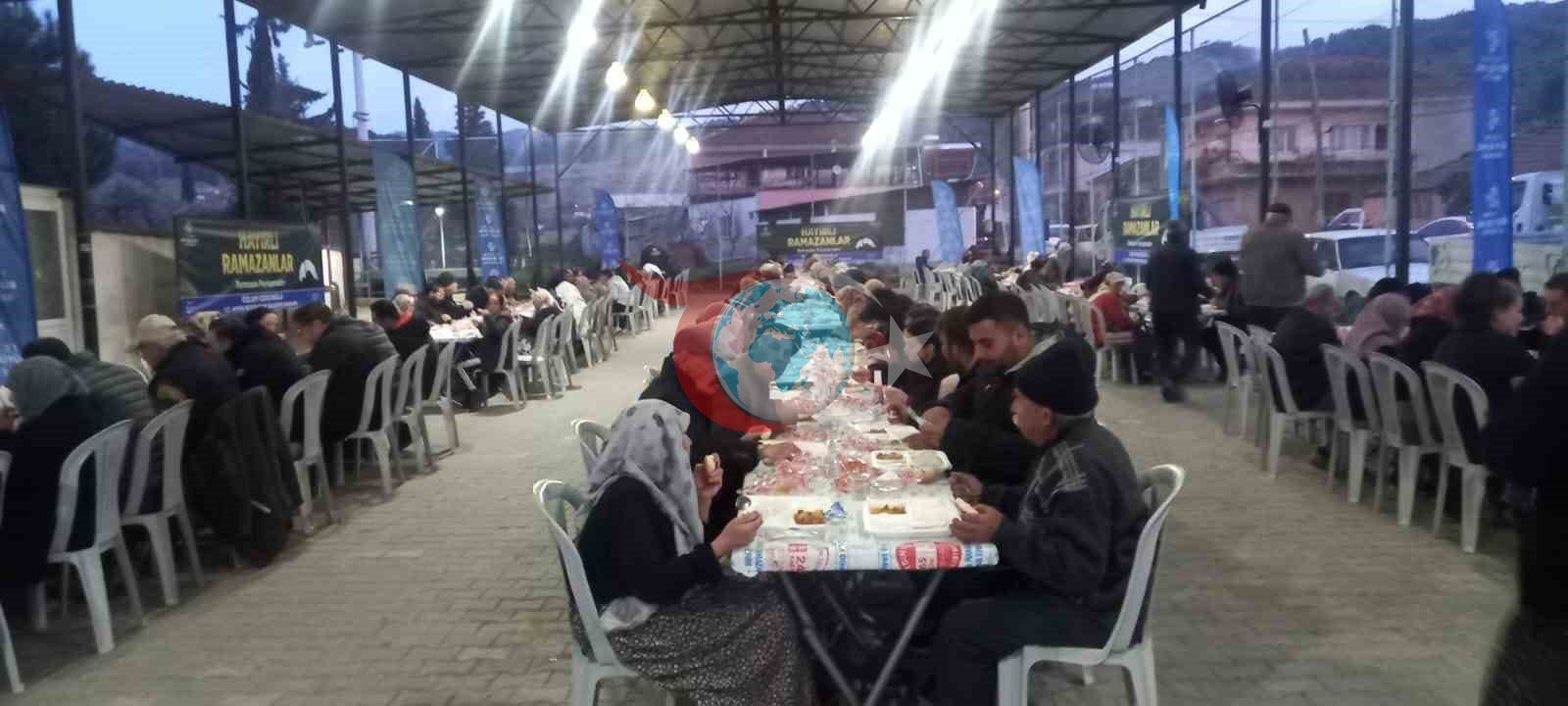 Büyükşehir&rsquo;in iftar sofraları vatandaşları buluşturuyor
