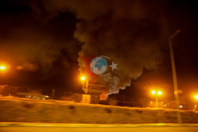 Basra Körfezi'nde petrol tankerleri vuruldu denizde alev topu Irak petrol limanlarını kapattı - Resim: 0