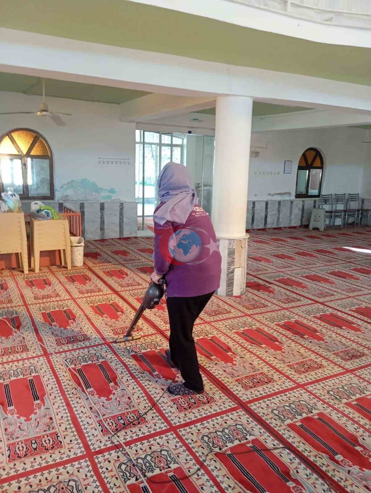 Germencik&rsquo;te vatandaşların ibadeti için camilerde temizlik sürüyor