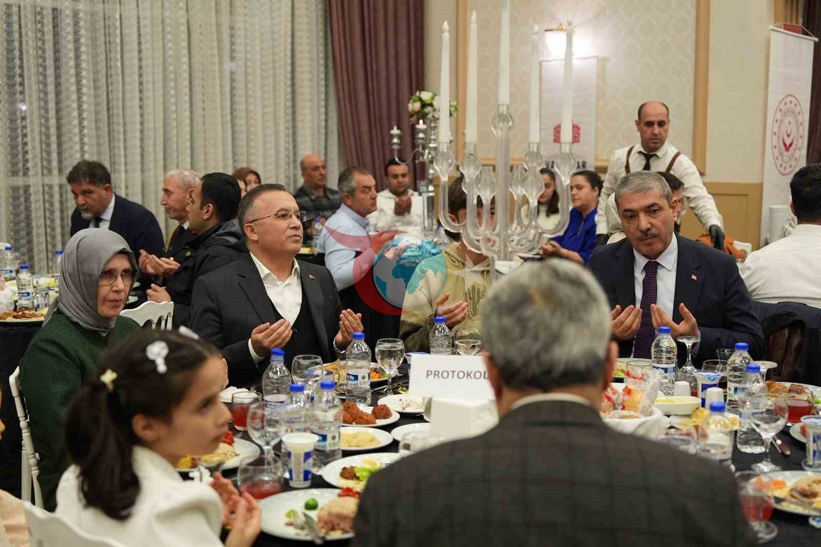 Gaziantep&rsquo;te koruyucu aileler ve çocukları iftarda buluştu