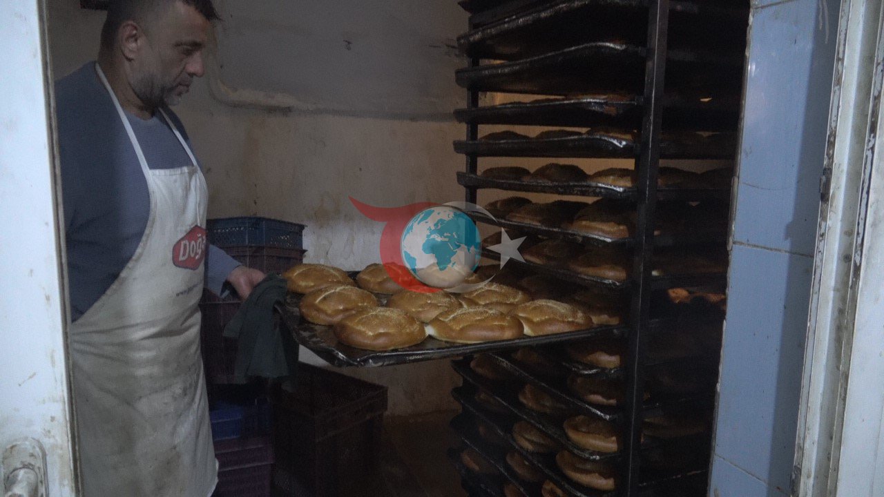 Ramazan ayında zam yapmayan fırıncı ekmeği ve pideyi 10 TL’den satıyor