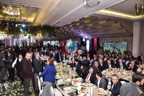 vergi-mufettisleri-dernegi-iftar-programi-yogun-katilimla-gerceklesti-1773303870212.jpeg