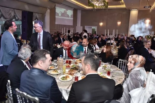 vergi-mufettisleri-dernegi-iftar-programi-yogun-katilimla-gerceklesti-1773303897826.jpeg