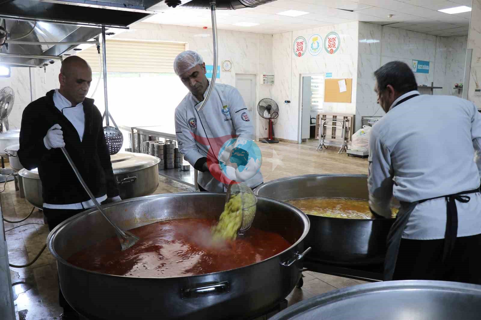 Haliliye’de evlere iftar ikramı devam ediyor
