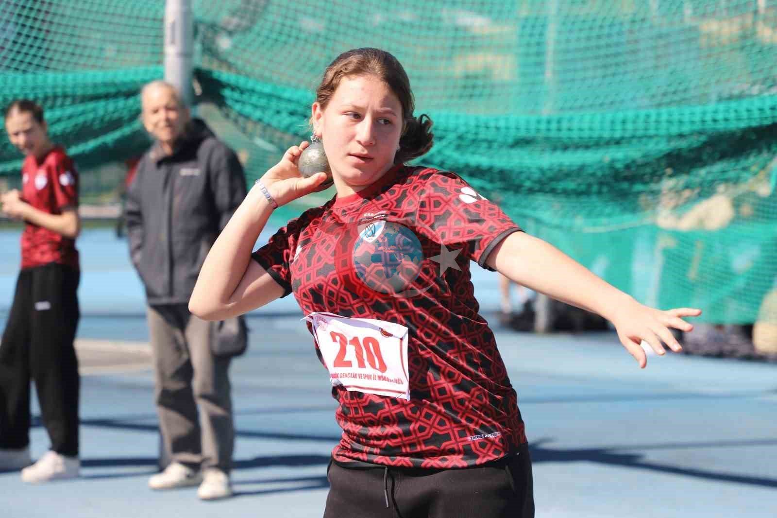 Safranboluโda okul sporlarฤฑ atletizm yarฤฑลlarฤฑ gerรงekleลti