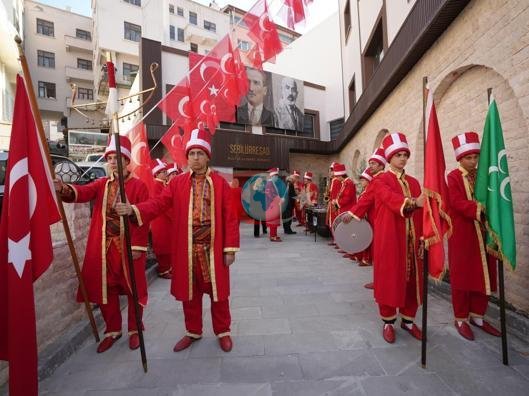Bakan Ersoy: İstiklal Marşımız yön göstermektedir