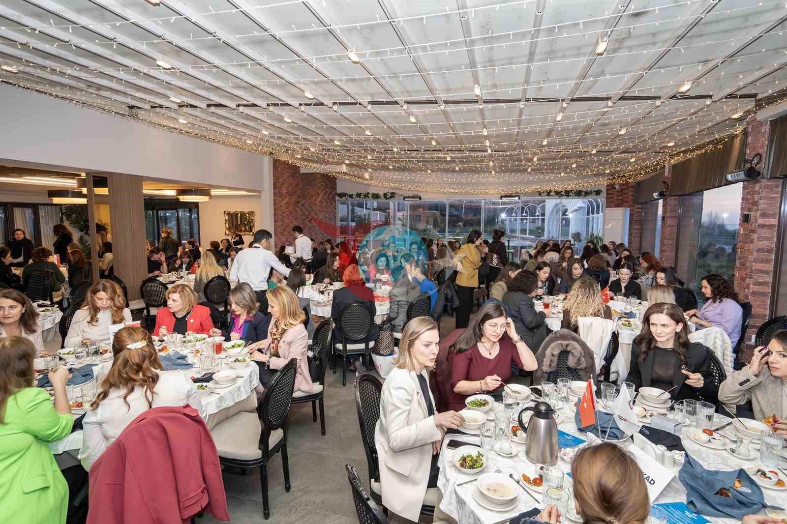 Bursa'da Kadınlar Dayanışma Sofrasında Bir Araya Geldi