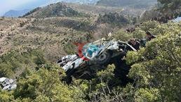 Mersin'de işçi servisi uçurumdan yuvarlandı! 3 ölü