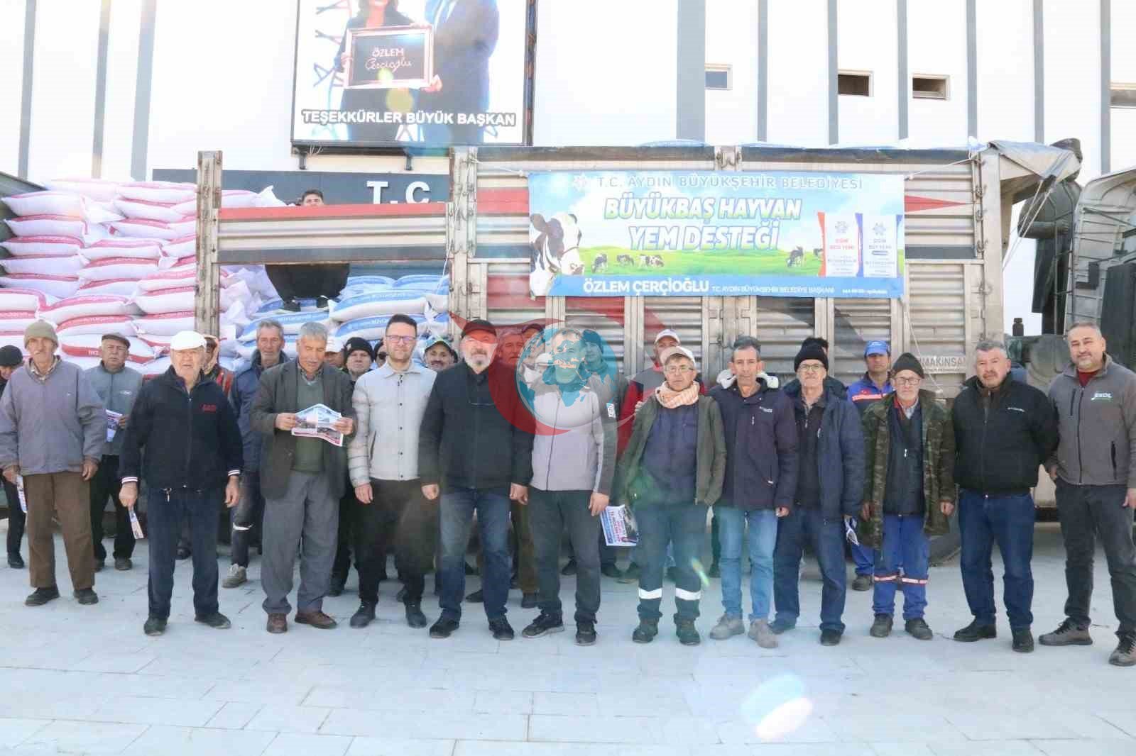 Aydın Büyükşehir’den Yenipazarlı üreticilere yem desteği