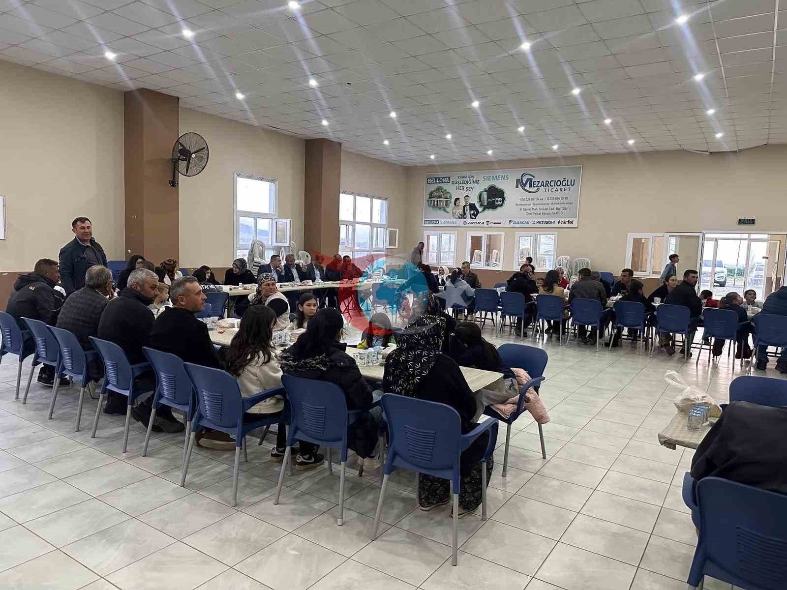 Kaymakam Dalak, รถฤrenci ve velilerle iftar sofrasฤฑnda buluลtu