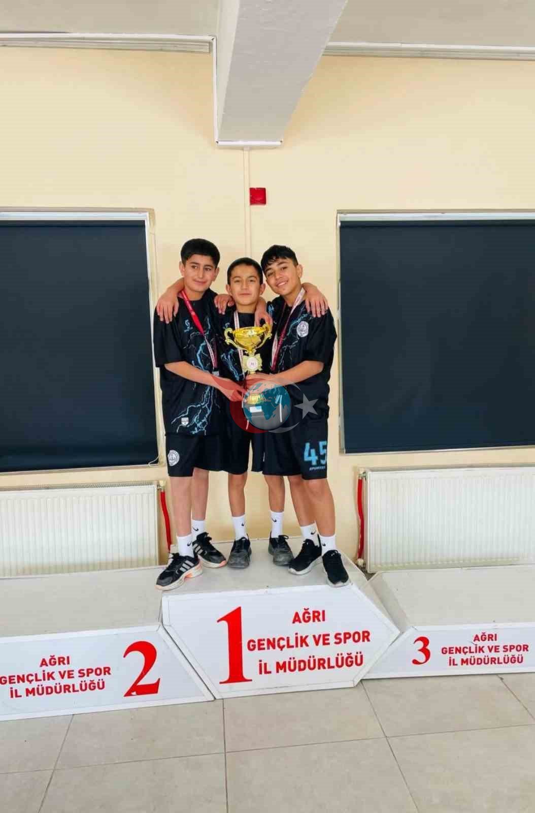 Hamur’da masa tenisi küçükler ilçe müsabakaları tamamlandı