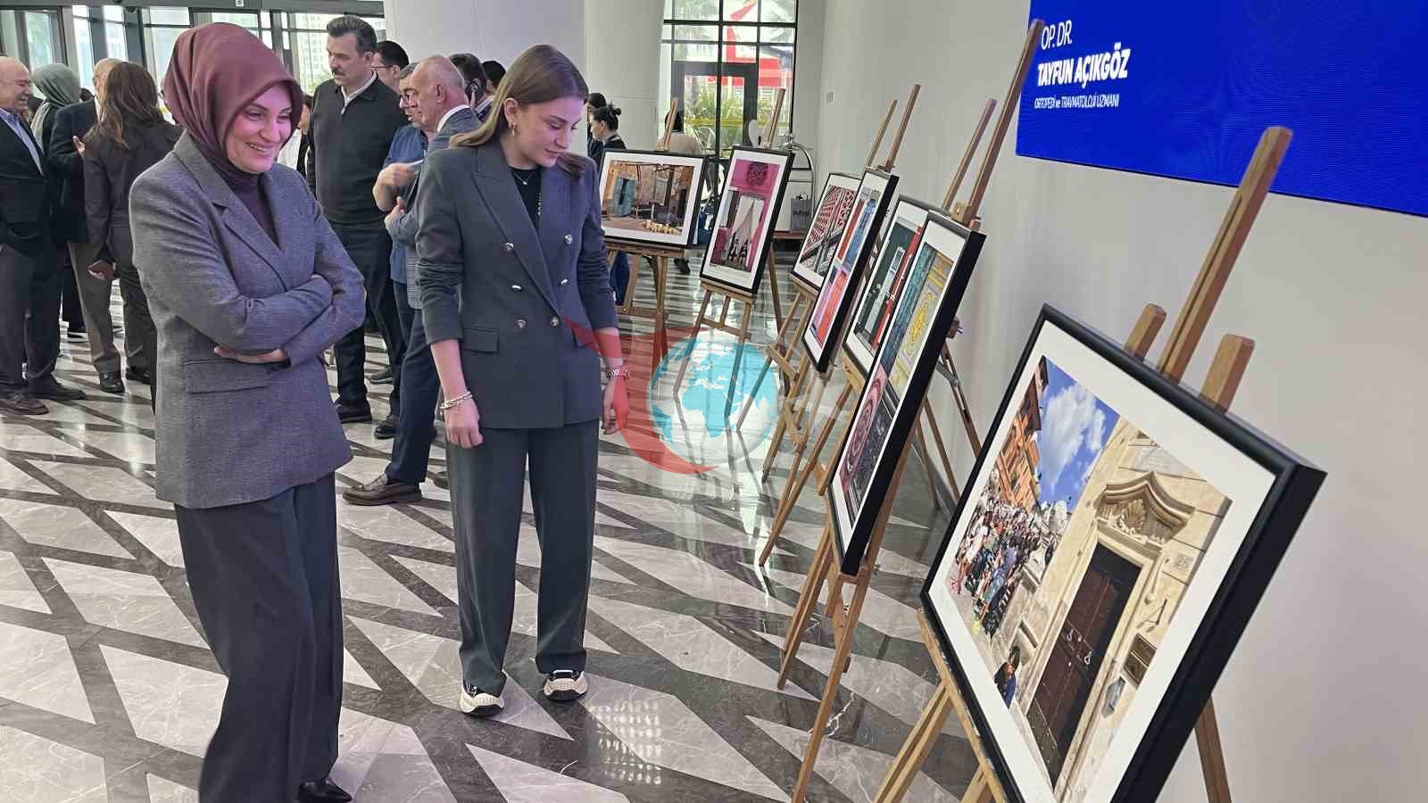 Dünyanın kapıları Bursa&rsquo;daki hastanenin koridoruna açıldı