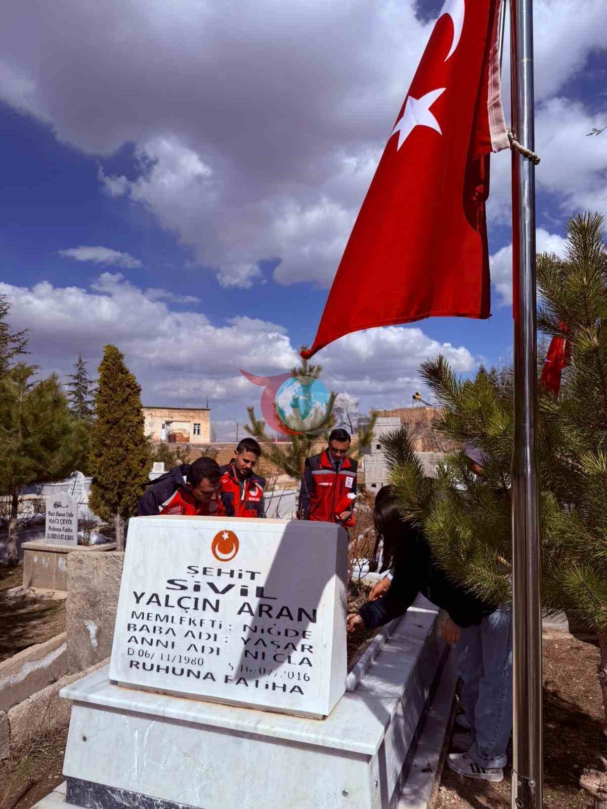 Niğde&rsquo;de şehit kabirlerine anlamlı ziyaret