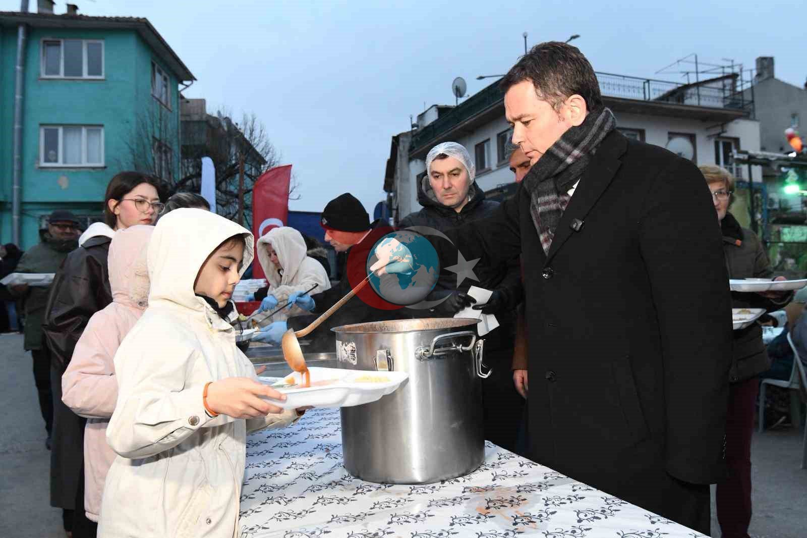 Osmangazi'de Ramazan Sofraları Gönülleri Birleştiriyor
