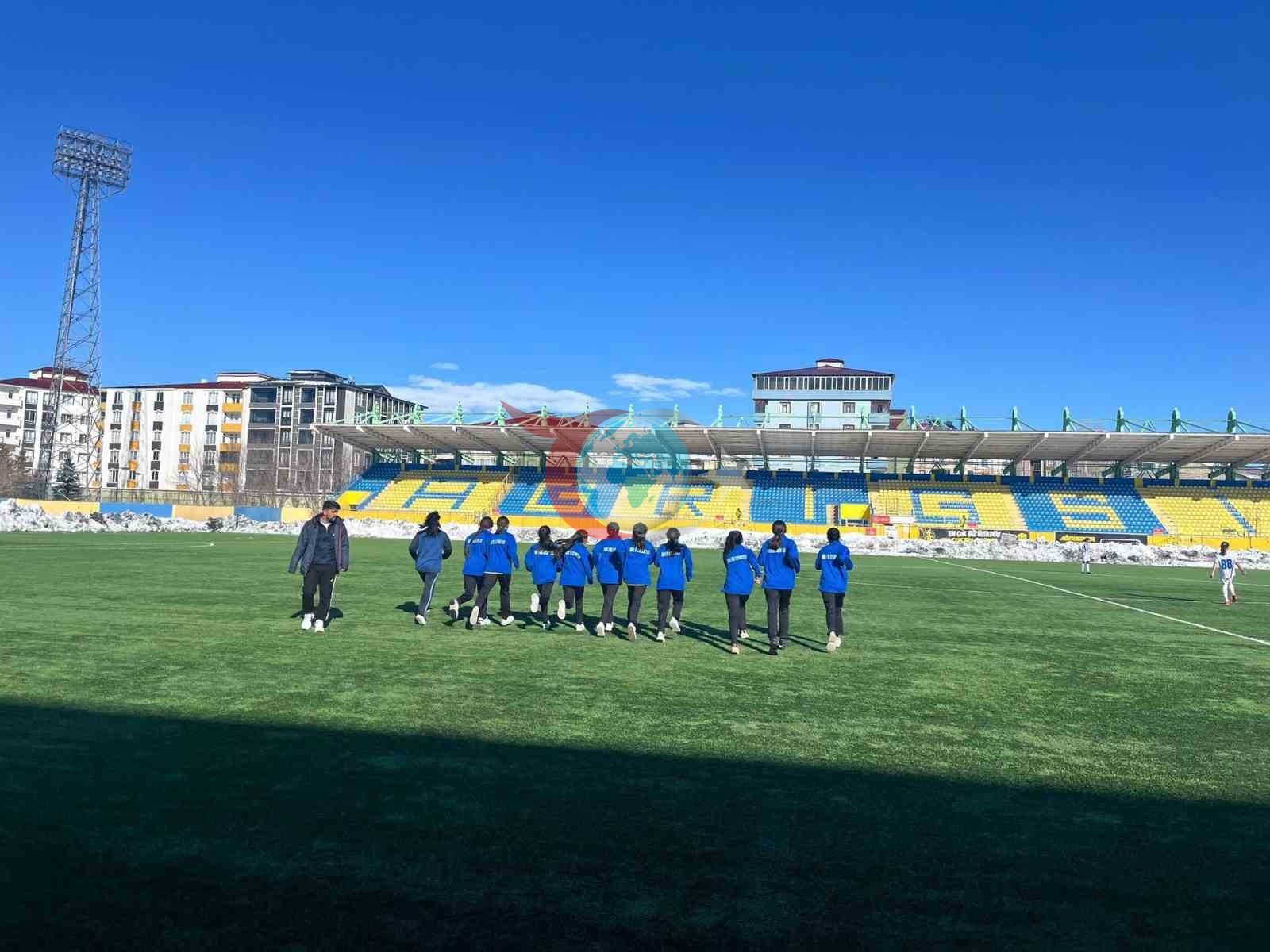 Digorlu kızlar Türkiye yarı finallerinde Kars’ı temsil edecek