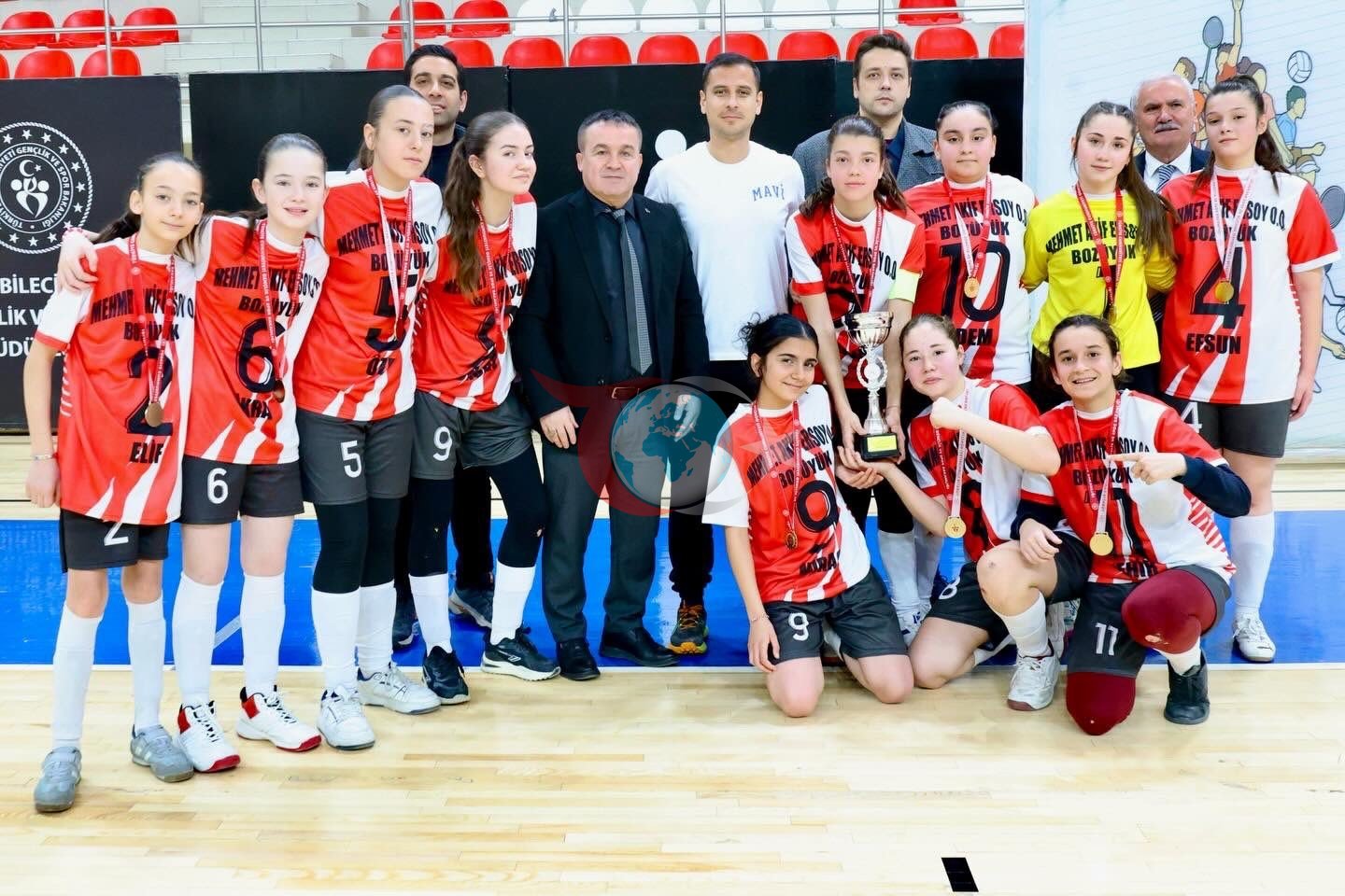 Bilecik’te futsal turnuvasında madalya ve kupalar sahiplerini buldu