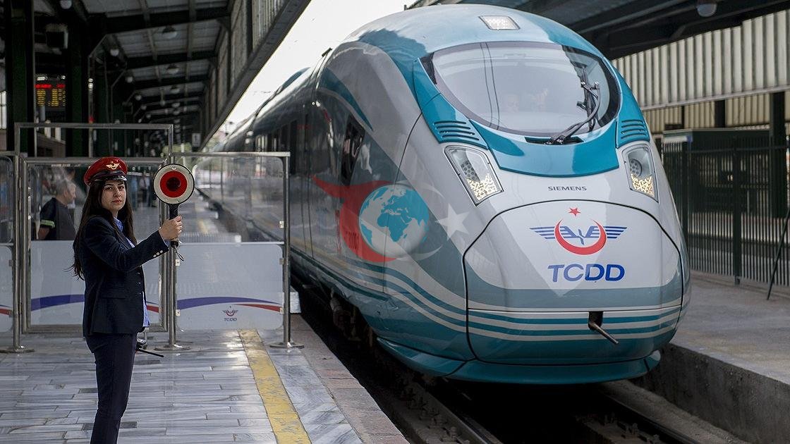 Türkiye YHT ile örülüyor! 17 yılda 110 milyon yolcu