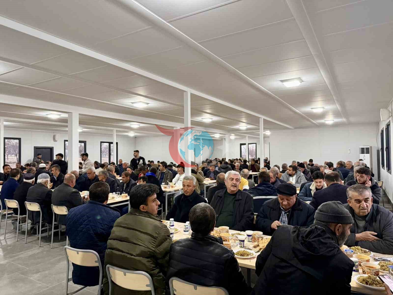 Başkanı Ulutaş, iftarda vatandaşlarla bir araya geldi