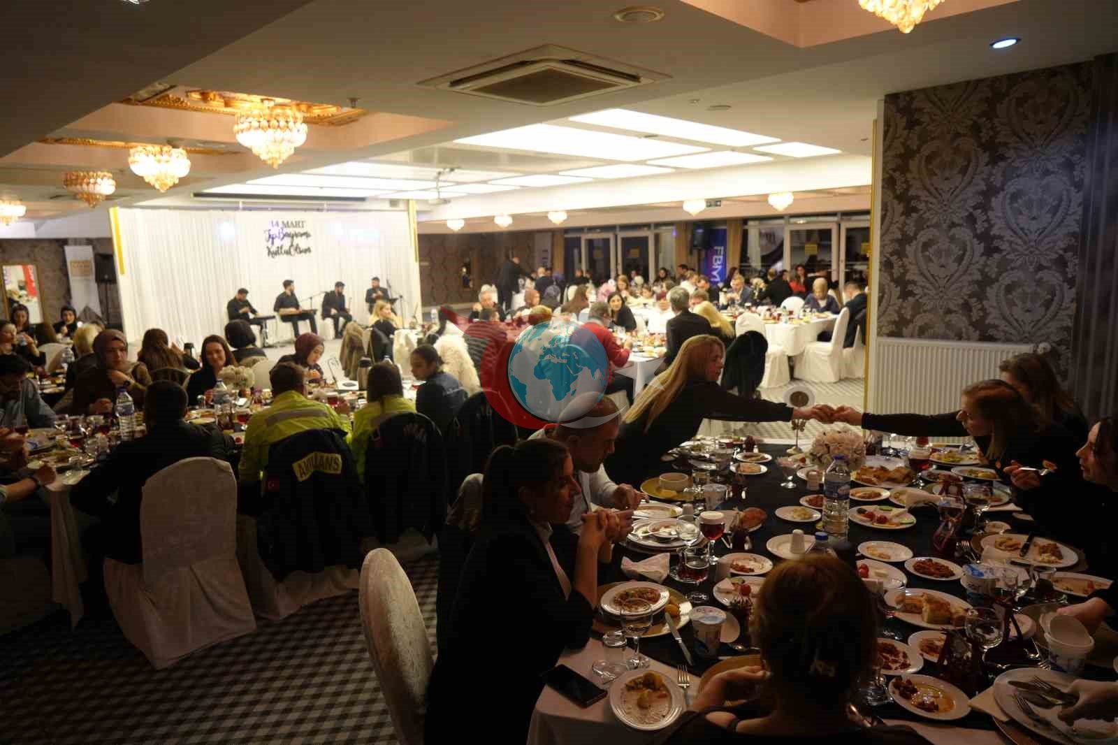 Samsun&rsquo;da sağlık çalışanları Tıp Bayramı&rsquo;nı kutladı ardından iftarda buluştu