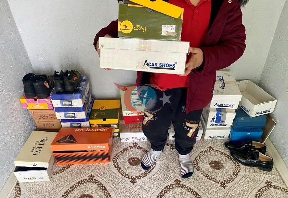Hisarcık&rsquo;ta fedak&acirc;r imam kapı kapı dolaşıp ihtiyaç sahiplerine yardım ulaştırıyor