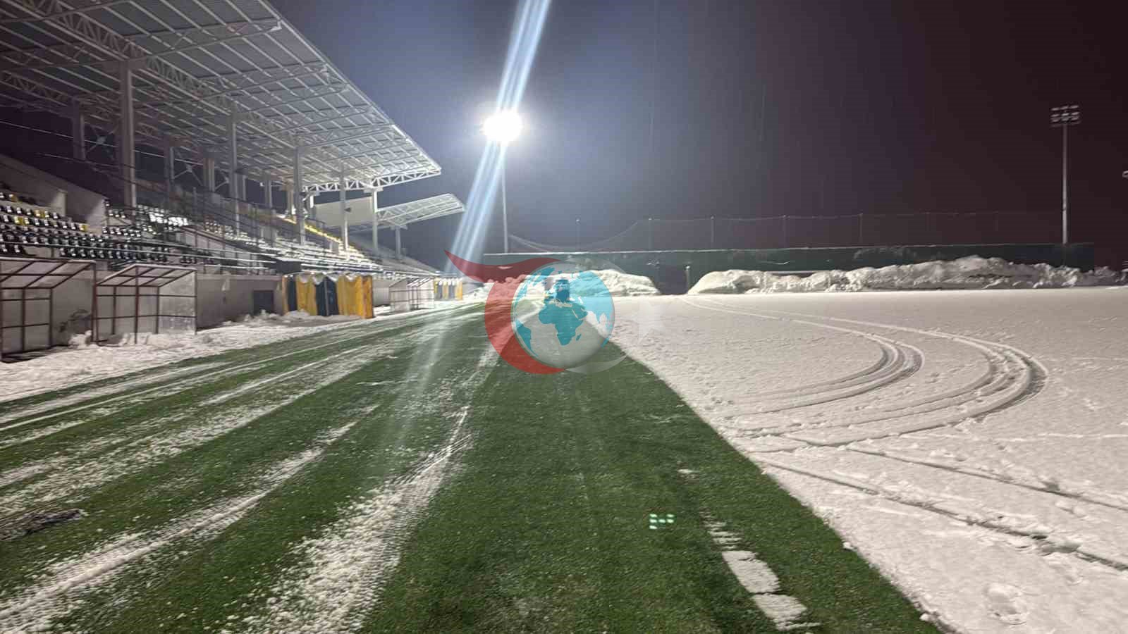 Eren Stadyumu'nda Karla Mücadele: Maç Öncesi Hazırlıklar Tam Gaz