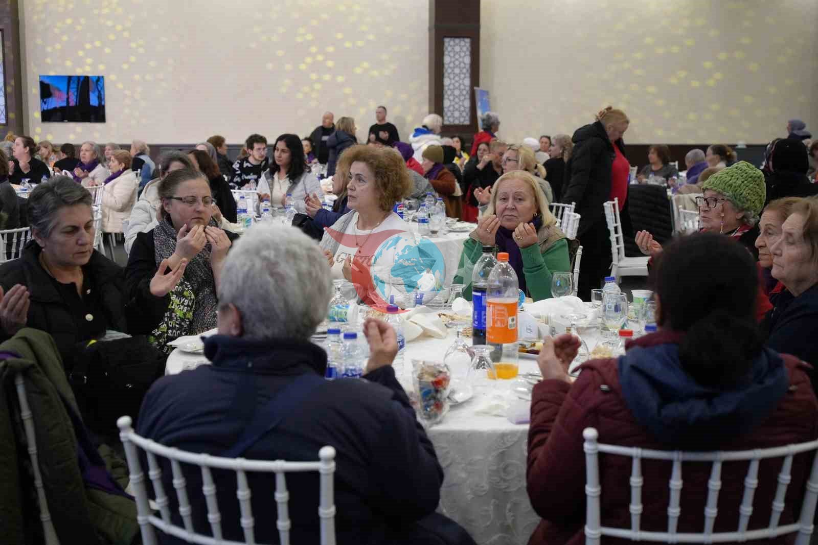 500 Büyükçekmeceli kadın Edirne’de iftar sofrasında buluştu