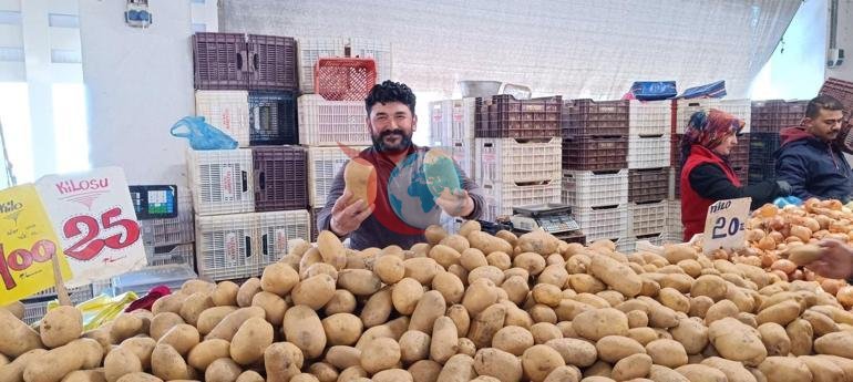 Pazarda gören dönüp bir daha bakıyor Tek patatesle 4 kişilik yemek çıkıyor