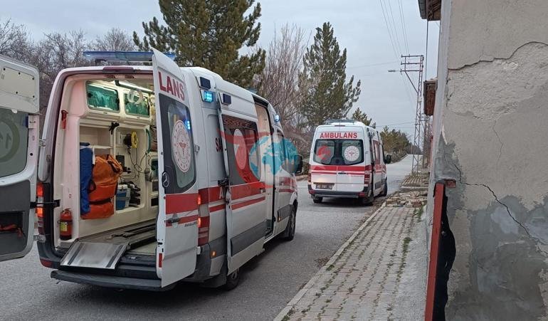 Konyada iki katlı evde yangın: 1 ölü, 1 yaralı