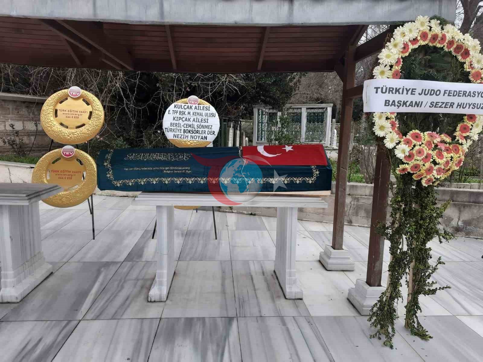 Muzaffer Ilıcak Son Yolculuğuna Dualarla Uğurlandı