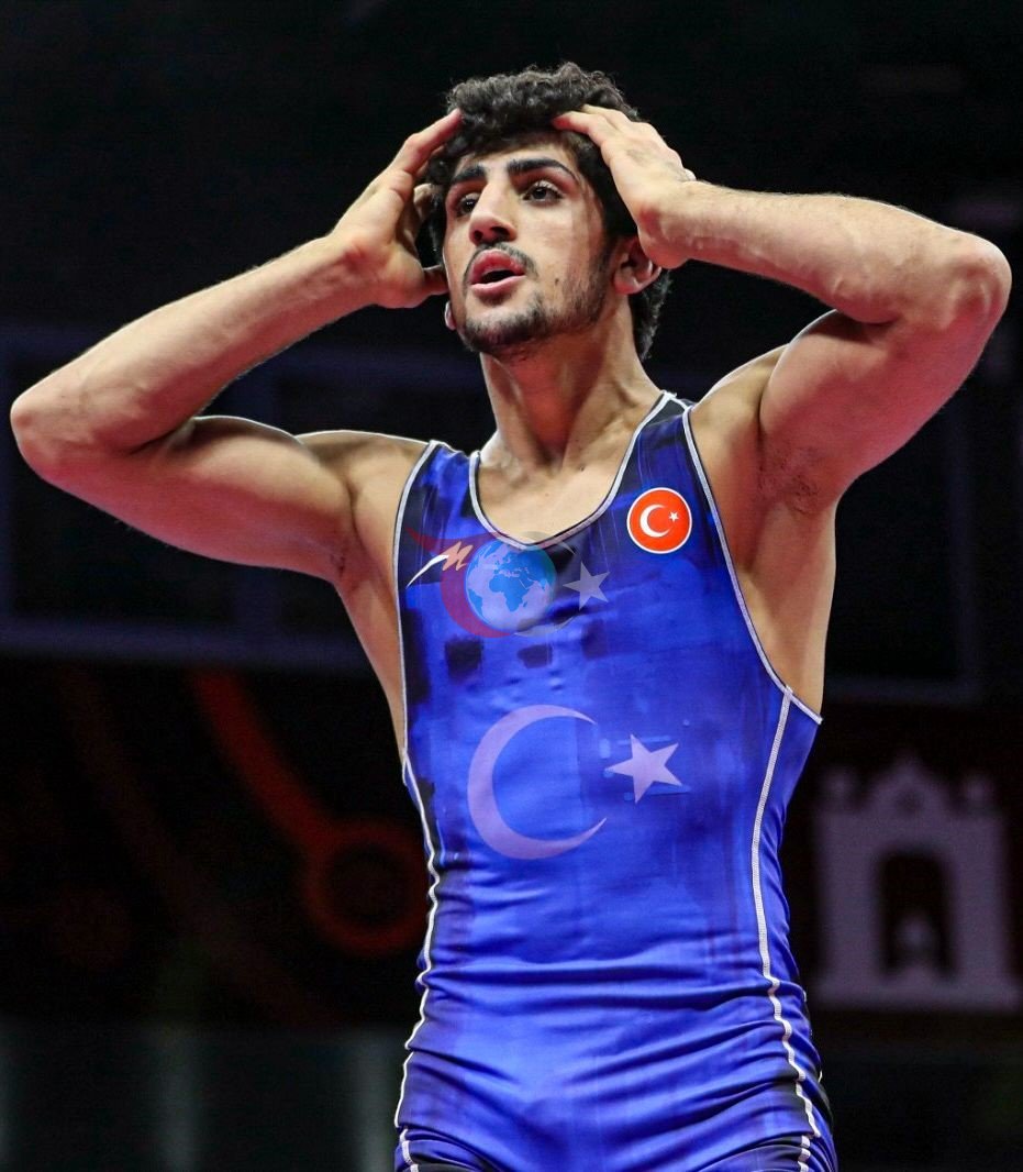 U23 Avrupa Şampiyonası’nda Azat Sarıyar’dan bronz madalya