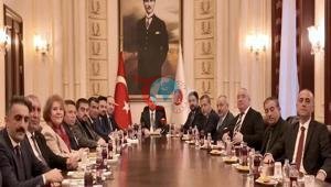 Bakan Gürlek, Nevşehir Valisi Ali Fidan ve beraberindeki heyeti ile görüştü