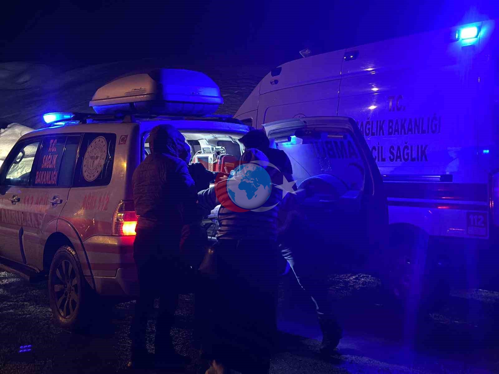 Ağrı'da 66 Yaşındaki Hasta Arazi Ambülansıyla Hastaneye Sevk Edildi