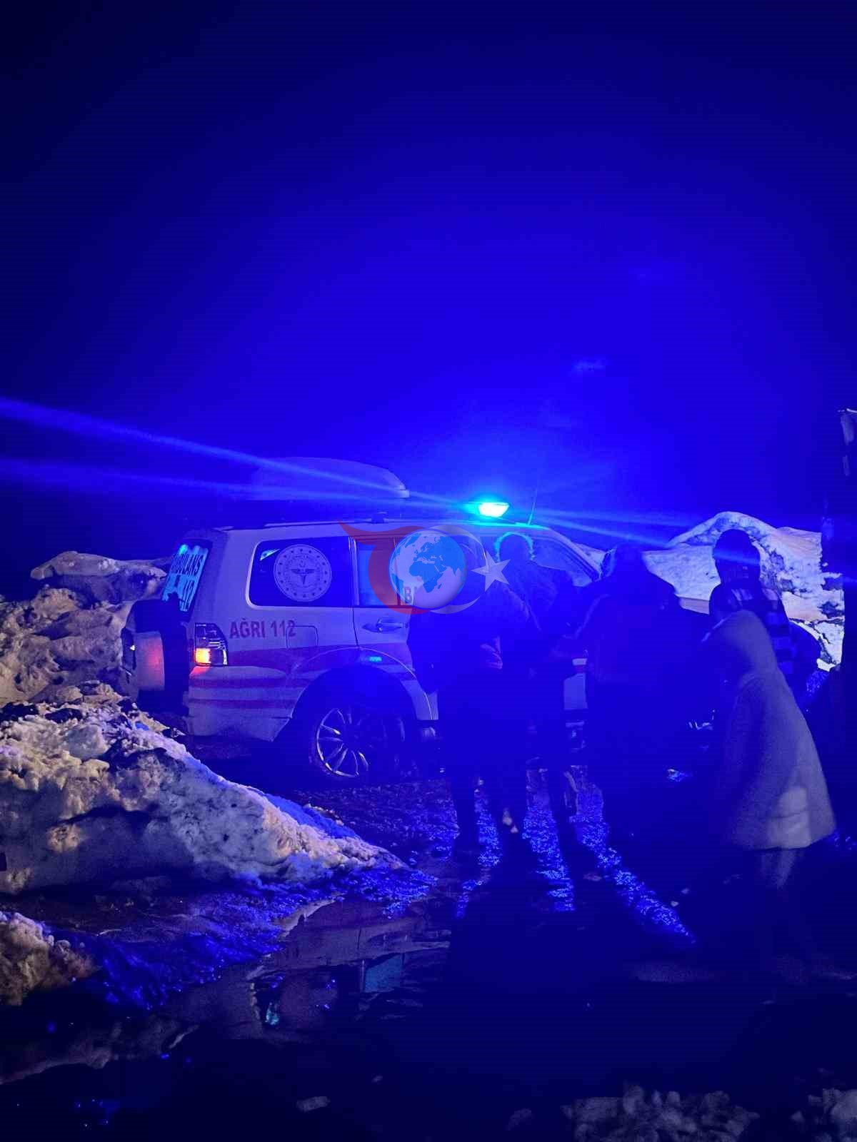 Ağrı’da rahatsızlanan hasta arazi tipi ambulansla hastaneye kaldırıldı