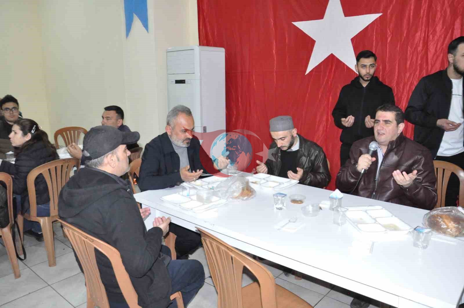 Salihli&rsquo;de Ülkü Ocakları tarafından Şehitler İçin Vefa Sofrası Kuruldu