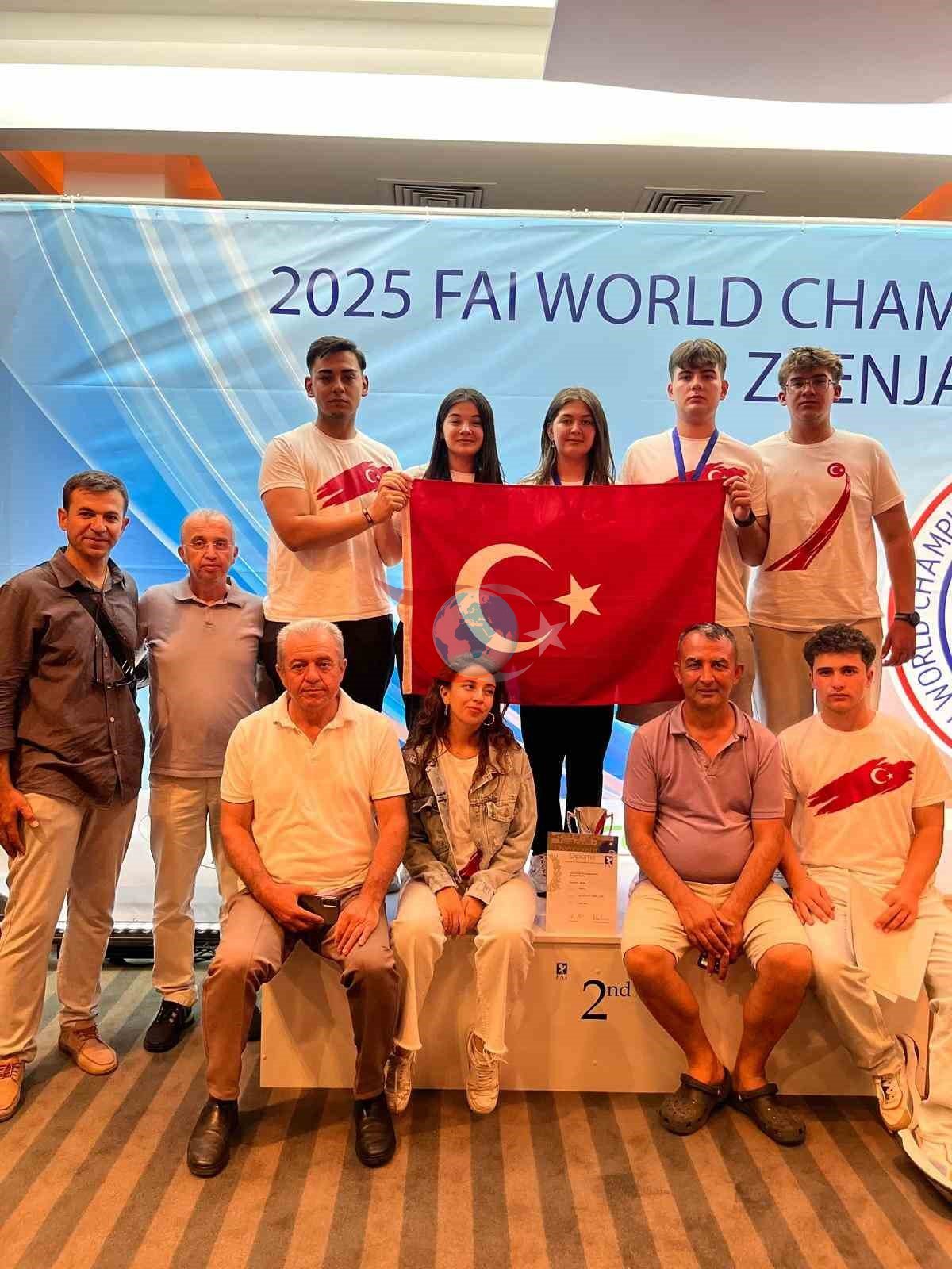 Kasapoğlu ve Özkan’dan Alaşehirli öğrencilere tebrik